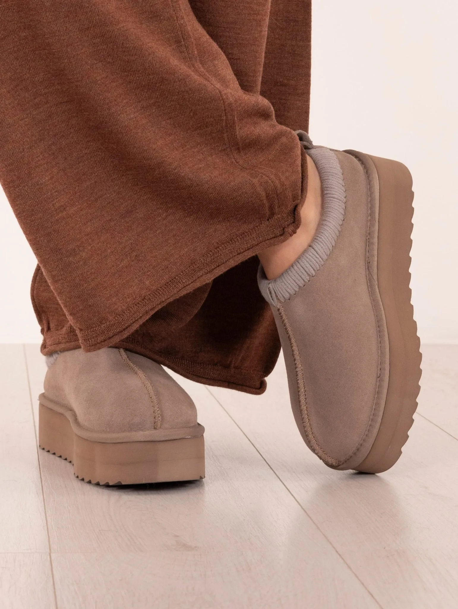 Sabot Platform Colors of California Cuciture Maxi in Suede Taupe